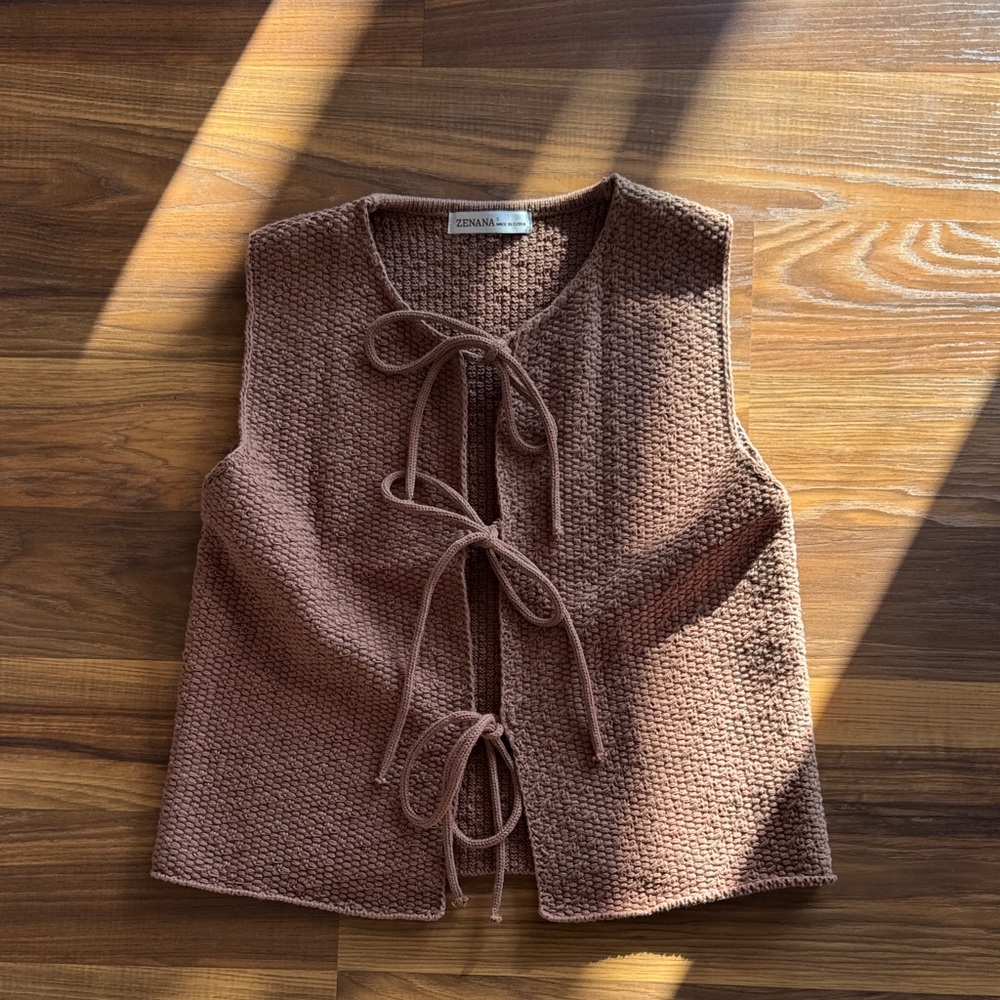 Sweater vest